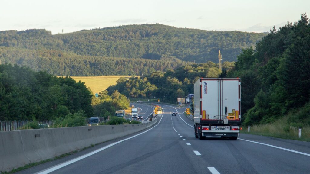 Cât costă TollRo pe kilometru – Tarife oficiale 2026 pe clase Euro